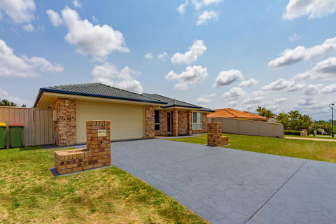 Large Executive And Family Home - Flinders View - Accommodation Gold Coast 1