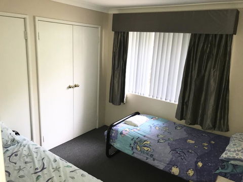 Large Family Home - Gold Coast 4U 3