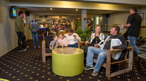 Laurieton Hotel - Gold Coast 4U 1