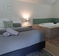 Lauristina Spa Cottage - Gold Coast 4U