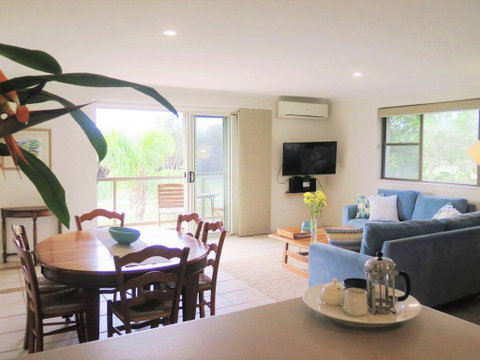 Lawson Beachfront - Accommodation Gold Coast 2