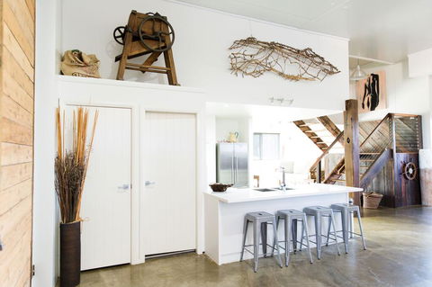 Lazy River Estate Boat House Villa - Gold Coast 4U 2