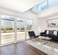 Leichhardt Self-Contained Modern One-Bedroom Apartment 9NOR - Accommodation Gold Coast