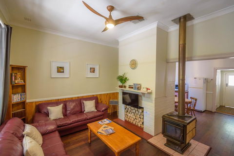 Lewana Cottages - Accommodation Gold Coast 2
