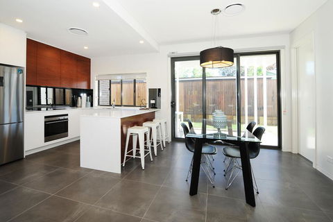 Lewis Street Apartments By Kirsten Serviced Accommodation - Gold Coast 4U 0