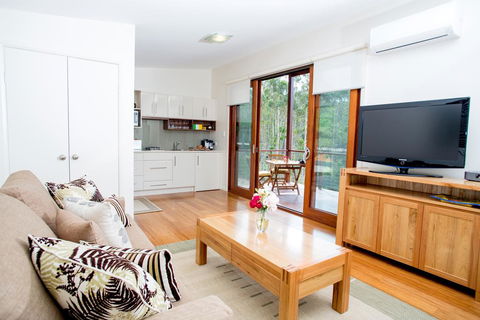 Lilypad Luxury Cabins - Accommodation Gold Coast 0