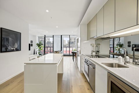 Luxuria Apartments - Manhattan - Accommodation Gold Coast 3