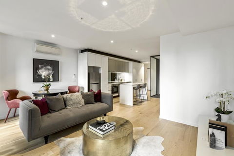 Luxuria Apartments - Manhattan - Accommodation Gold Coast 1