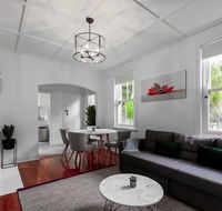Luxurious Historic Home with Harbour Bridge Views - Gold Coast 4U