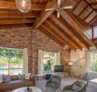 Luxurious Home on 5 Acres Close to CBD - Sleeps 18 - Accommodation Gold Coast
