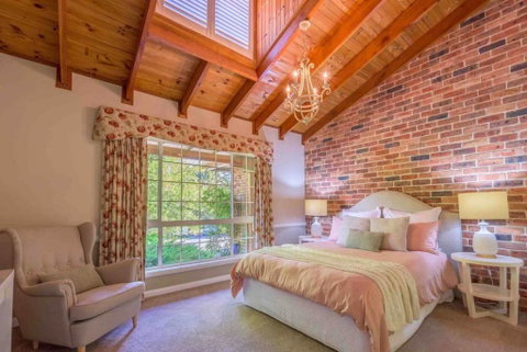 Luxurious Home On 5 Acres, Close To CBD - Sleeps 18 - Accommodation Gold Coast 2