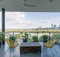 Luxury  Location - Sea Views with Modern Class  - Accommodation Gold Coast
