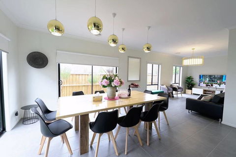 Luxury 9 BRM House In Melbourne - Accommodation Gold Coast 0