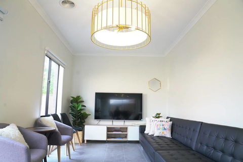 Luxury 9 BRM House In Melbourne - Accommodation Gold Coast 2