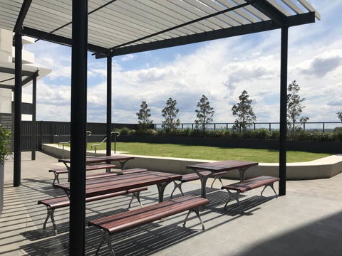 Luxury Apt With 2BR Plus 2Bath - Gold Coast 4U 1