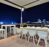 Luxury Darwin City Lights Jacuzzi Central Location Large House New Furnishings - Accommodation Gold Coast