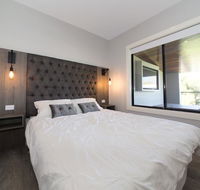 Luxury on Lewis - 6 Lewis Road - Gold Coast 4U