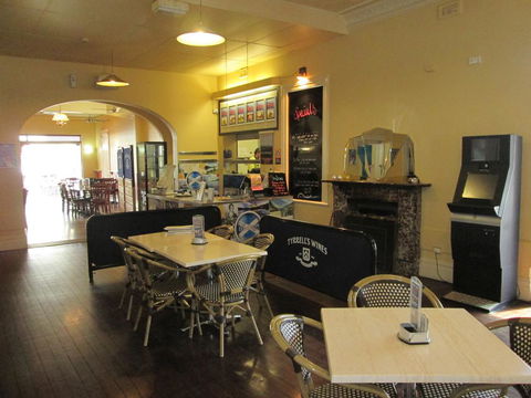 Maclean Hotel - Gold Coast 4U 2