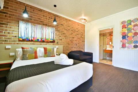 Macquarie Inn - Gold Coast 4U 0
