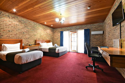 Macquarie Inn - Gold Coast 4U 2