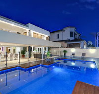 Magic On Main - Accommodation Gold Coast