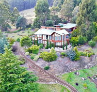 MAGICAL MOUNTAIN RETREAT - 20 mins to CBD and only 10 to MONA - Gold Coast 4U