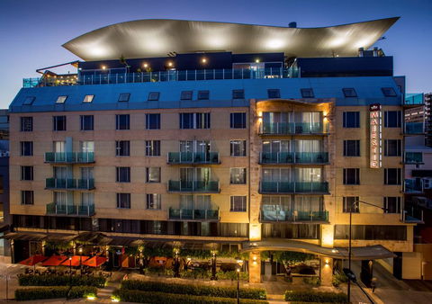 Majestic Roof Garden Hotel - Accommodation Gold Coast 2