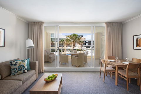 Mantra Ettalong Beach - Gold Coast 4U 1
