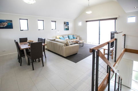 Margaret River Beach Apartments - Gold Coast 4U 3