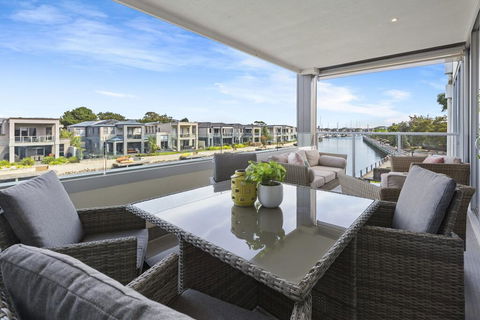 MARINA VIEW - 1 Gold Coast 1