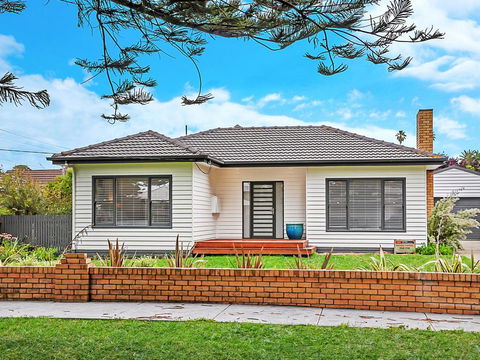 Marlow House - Gold Coast 4U 2