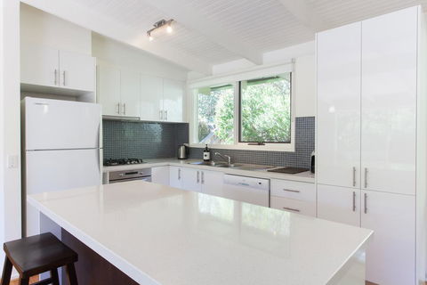 Maryrose - Beautiful, Close Walk To The Beach - Accommodation Gold Coast 2