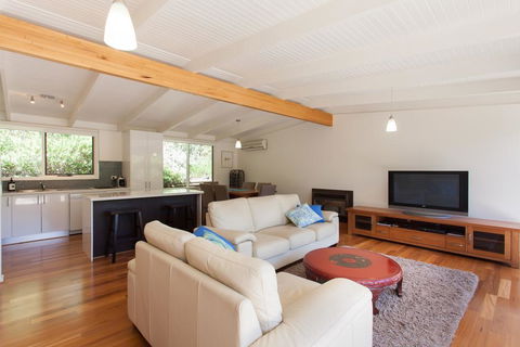 Maryrose - Beautiful, Close Walk To The Beach - Accommodation Gold Coast 3