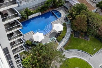 Meriton Suites Broadbeach with Accommodation Gold Coast