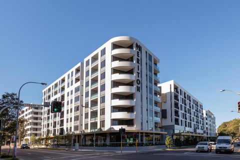 Meriton Suites Coward Street, Mascot - Gold Coast 4U 1