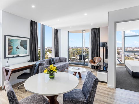 Meriton Suites Mascot Central - Accommodation Gold Coast 0
