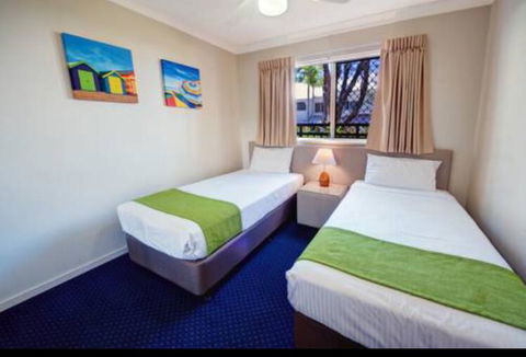 Mermaid Beach Apartment - Gold Coast 4U 2