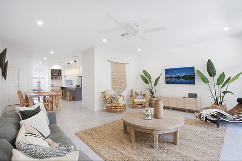 Mermaid Beach Break - Gold Coast 4U 3
