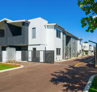 MERRIFIELD Foothill Suites - RELAXING LIFETYLE CHOICE - 1 Gold Coast