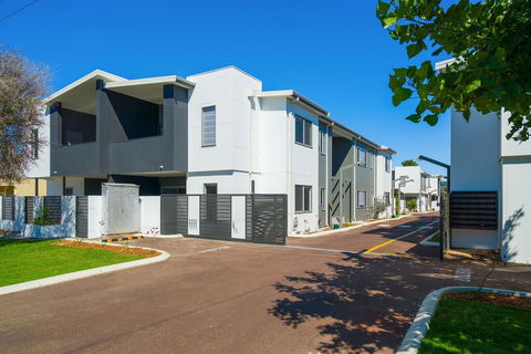 MERRIFIELD Foothill Suites - RELAXING LIFETYLE CHOICE - 1 Gold Coast 0