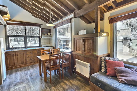 Merrigang Chalet, Dinner Plain - Accommodation Gold Coast 3