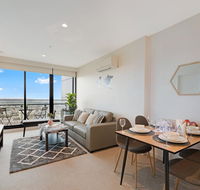 MH011A sense of flying between the ocean and sky - Accommodation Gold Coast
