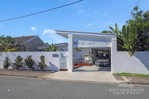 Miami Beachside Beach House - Accommodation Gold Coast 1