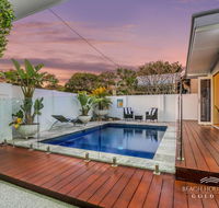 Miami Beachside Beach House - Gold Coast 4U