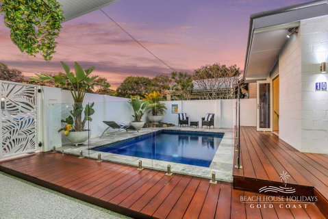 Miami Beachside Beach House - Accommodation Gold Coast 0