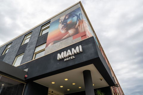Miami Hotel Melbourne - Accommodation Gold Coast 0