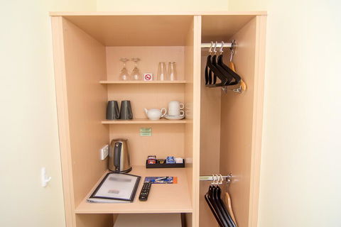 Miami Hotel Melbourne - Accommodation Gold Coast 2