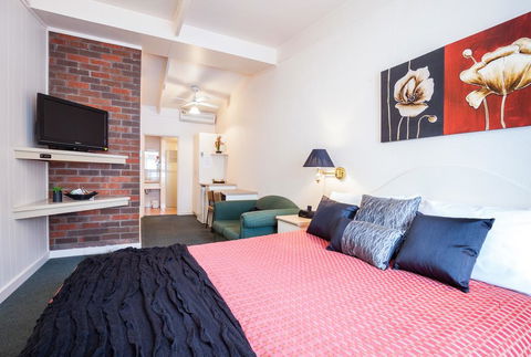 Mid City Motel And Apartments - Gold Coast 4U 1