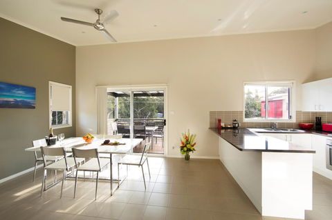Middle Rock Holiday Resort - Gold Coast 4U 1
