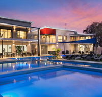 Middle Rock Holiday Resort - Gold Coast 4U